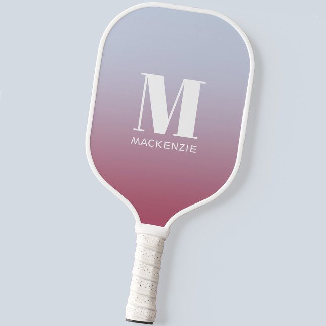 Raquette De Pickleball Monogramme moderne Nom initial Pink Blue Gradient (Modern monogram initial name personalized pink to blue gradient pickleball paddle)