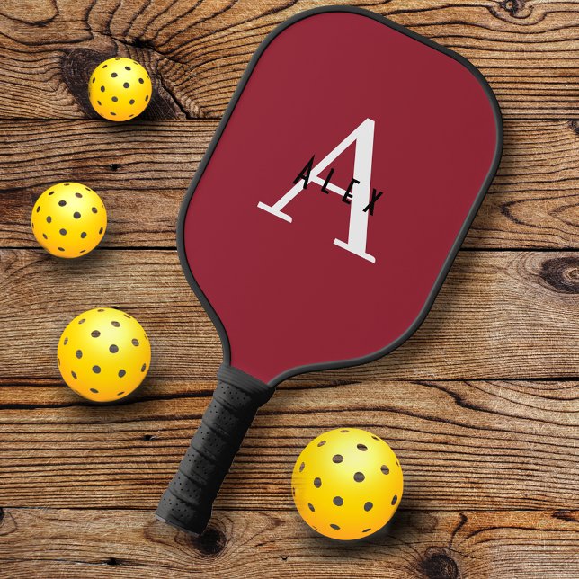 Raquette De Pickleball Nom simple du monogramme rouge + initial (Créateur téléchargé)