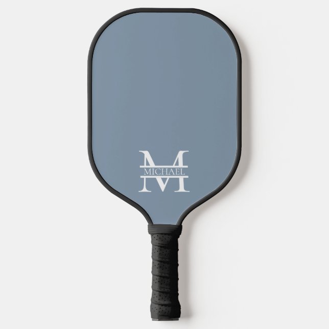 Raquette De Pickleball Personnalisé Elegant Dusty Blue Monogramme et nom (Recto)