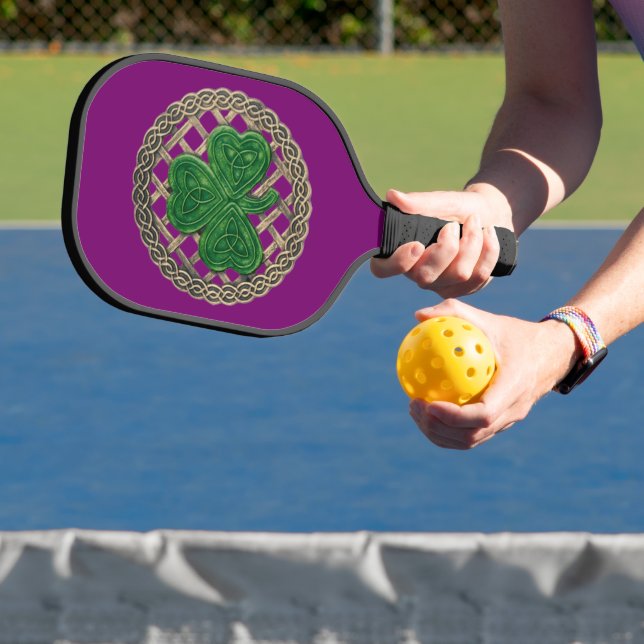 Raquette De Pickleball Shamrock violet sur noeuds celtiques (Insitu)