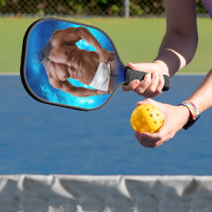Raquette De Pickleball SlipperyJoe homme musclé barbu torse nu sixpaquets