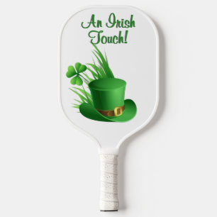Raquette De Pickleball Un chapeau de lutin à touche irlandaise dans l'her