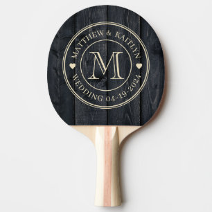 Raquette De Ping Pong Cœur de monogramme de mariage en bois brûlé foncé