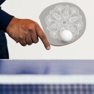 Raquette De Ping Pong Mandala blanc exotique sur Arrière - plan gris