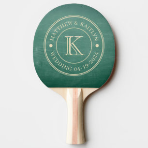 Raquette De Ping Pong Monogramme de mariage sur tableau vert