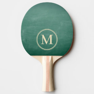 Raquette De Ping Pong Monogramme sur un tableau vert