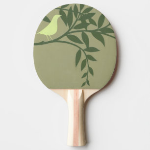 Raquette De Ping Pong Oiseau vert été perché sur la branche verte