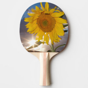 Raquette De Ping Pong Tournesol hybride soufflant dans le vent au crépus