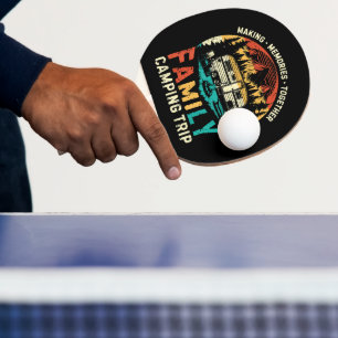 Raquette De Ping Pong Voyage de camping en famille créant des souvenirs