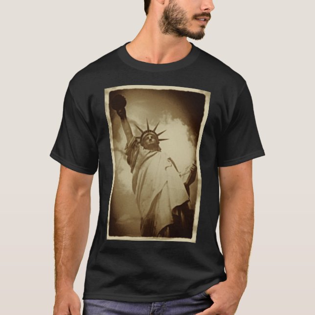 Rare Vintage Statue of Liberty Picture T-Shirt (Front)