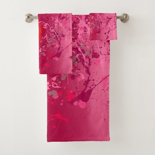 Raspberry Flurry Bath Towel Set (Insitu)