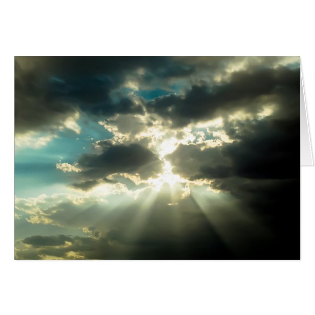 Rayons de Sun par les nuages (Devant horizontal)