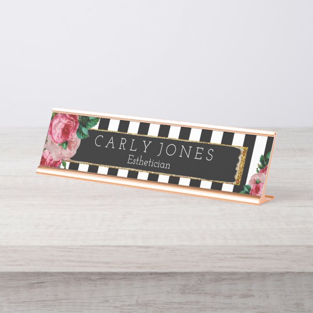 Rayures noires et plaque signalétique florale de (Devant)