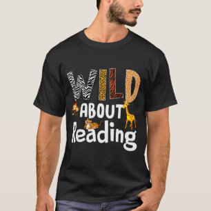 Reading books reader librarian wild animals lover T-Shirt