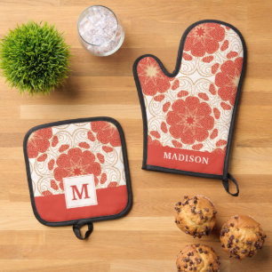 Red And Gold Floral Lace Pattern Oven Mitt & Pot Holder Set