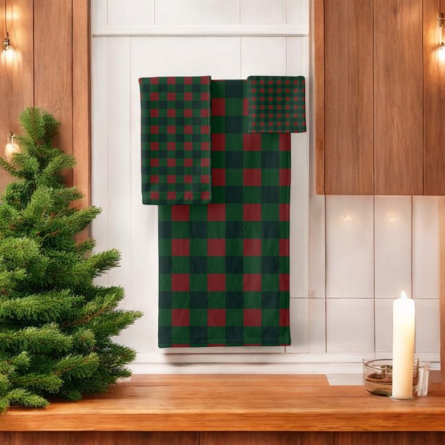 Red and Green Buffalo Plaid Holiday Bath Towel (Creator Uploaded)