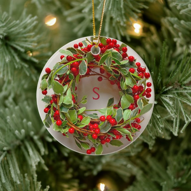 Red and green wreath with berries ceramic ornament (Tree)