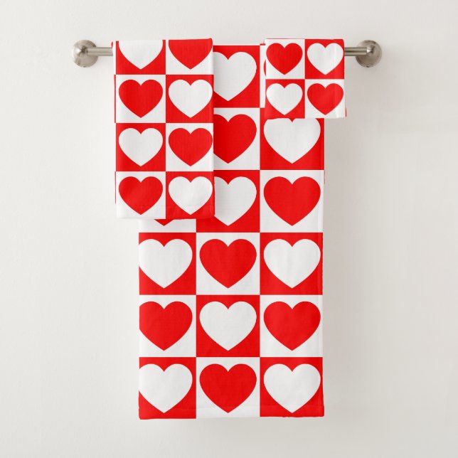 Red and White Chequered Pattern With Hearts Bath Towel Set (Insitu)
