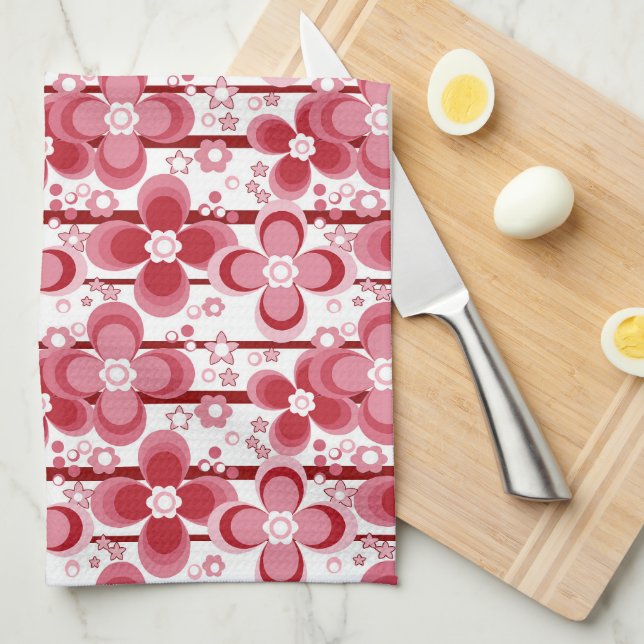 Red and white floral pattern kitchen towel (Quarter Fold)