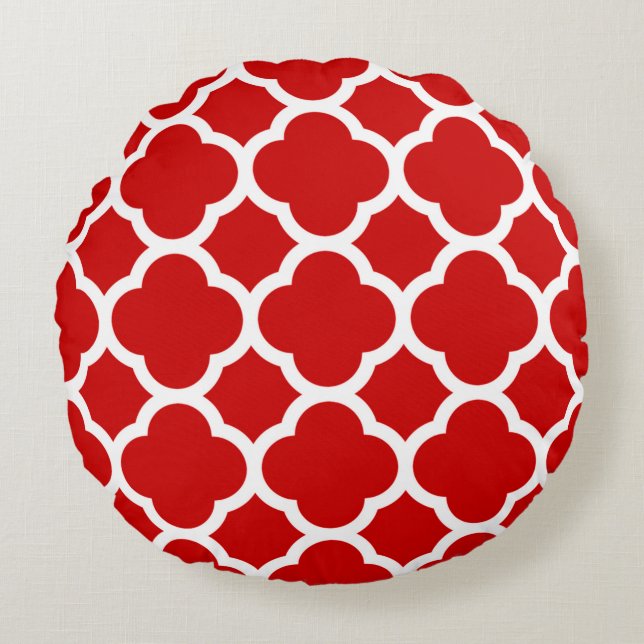 Red and White Quatrefoil Pattern Round Pillow (Front)