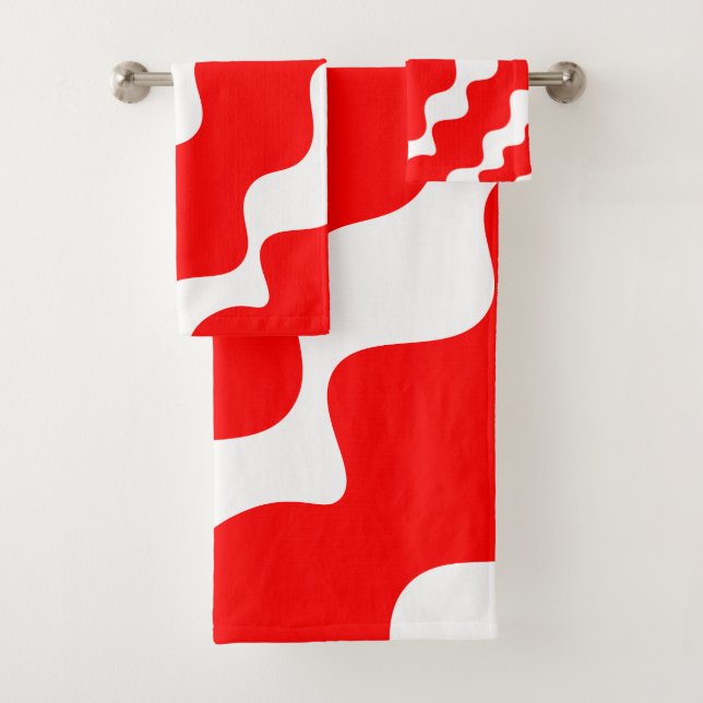 Red and white slanting waves pattern  bath towel set (Insitu)