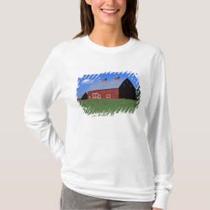 Red barn in Latah County, Idaho state PR MR) T-Shirt