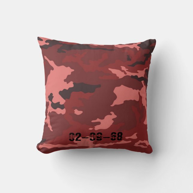 Red camouflage pattern throw pillow (Front)