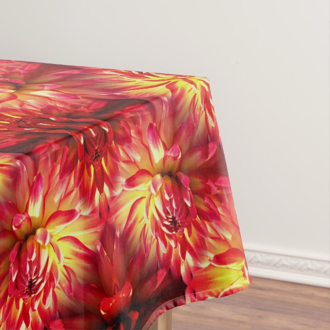 Red Dahlia Flower Nature Pattern     Tablecloth (In Situ)
