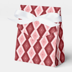 Red diamond pattern favor box