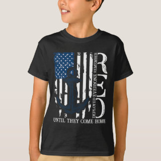 Red Friday Military Memorial Day Veterans Family 4 T-Shirt