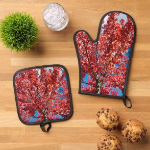 Red Leaf Tree In Fall Oven Mitt & Pot Holder Set