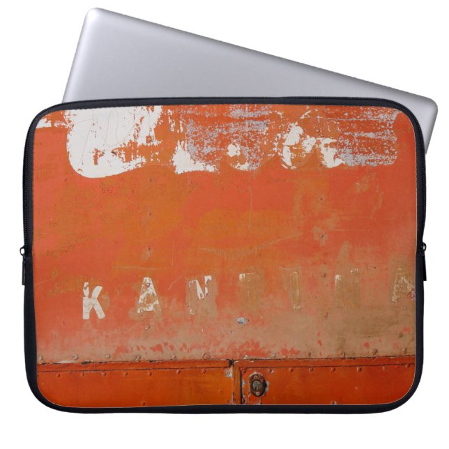Red metal case (Front)