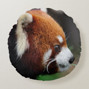 Red panda round pillow