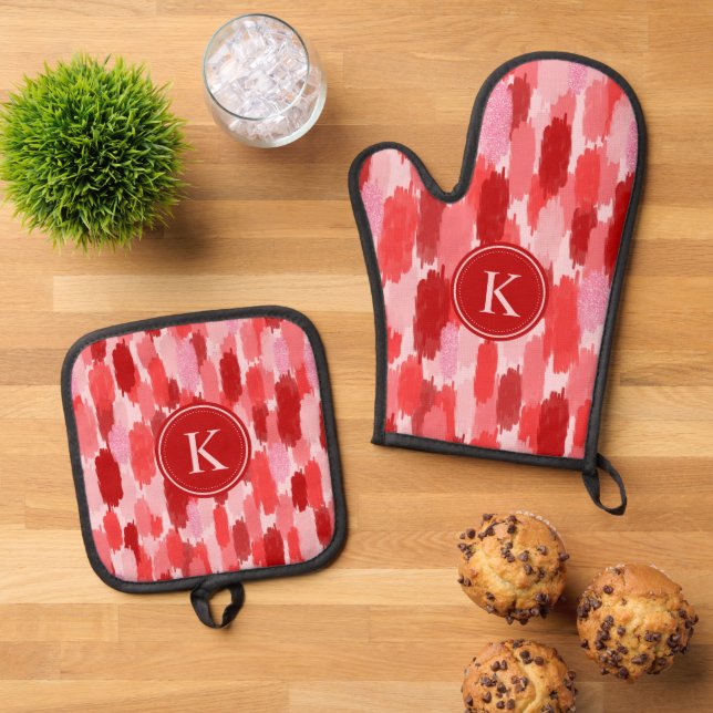 Red Pink Abstract Brushstrokes Pattern Monogram  Oven Mitt & Pot Holder Set (Top Down)