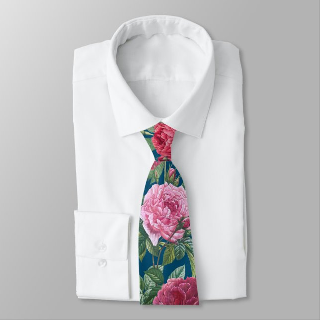 Red, Pink & Magenta Rose Flowers with Green Leaves Tie (Tied)