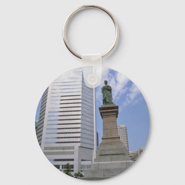 Red Queen Victoria statue, Montreal, Quebec flower Keychain (Front)