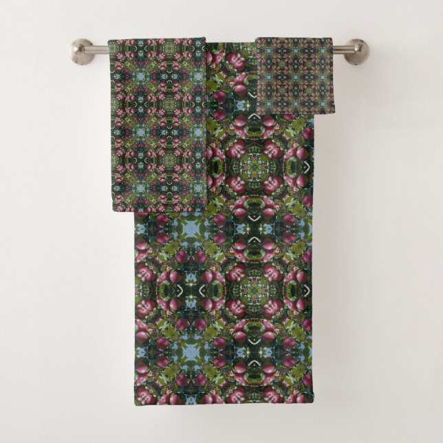 Red Ripe Apples On Tree Kaleidoscope     Bath Towel Set (Insitu)