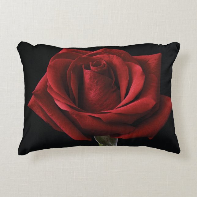 Red rose throw pillow (Front)