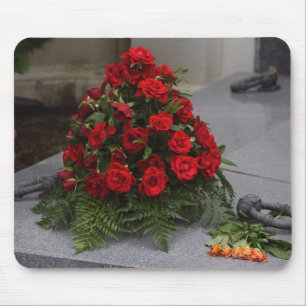Red Roses Arrangement Mouse Pad