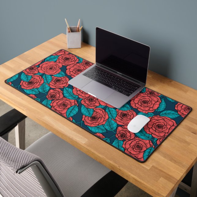 Red roses desk mat (Office 2)
