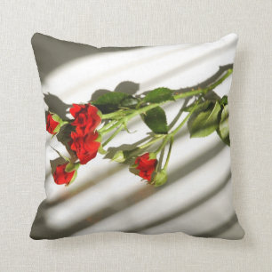 Red roses throw pillow