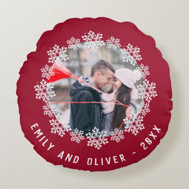 Red Snowflake Frame Couple Keepsake Photo Round Pillow (Front)