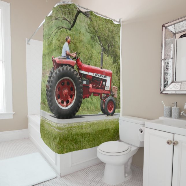 Red tractor (In Situ)