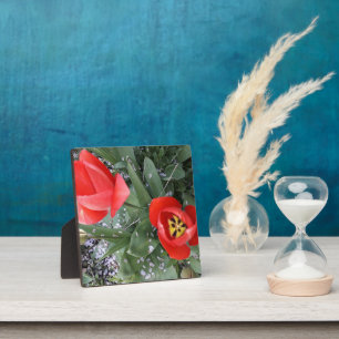 Red tulip plaque