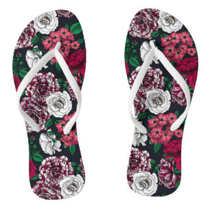 Red, white and bi-colour roses with green leaves o flip flops