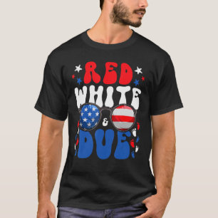 Red White And Due Pregnancy Announcement 4th Of Ju T-Shirt