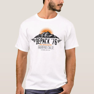 Réemballez le T-shirt faisant du vélo de montagn