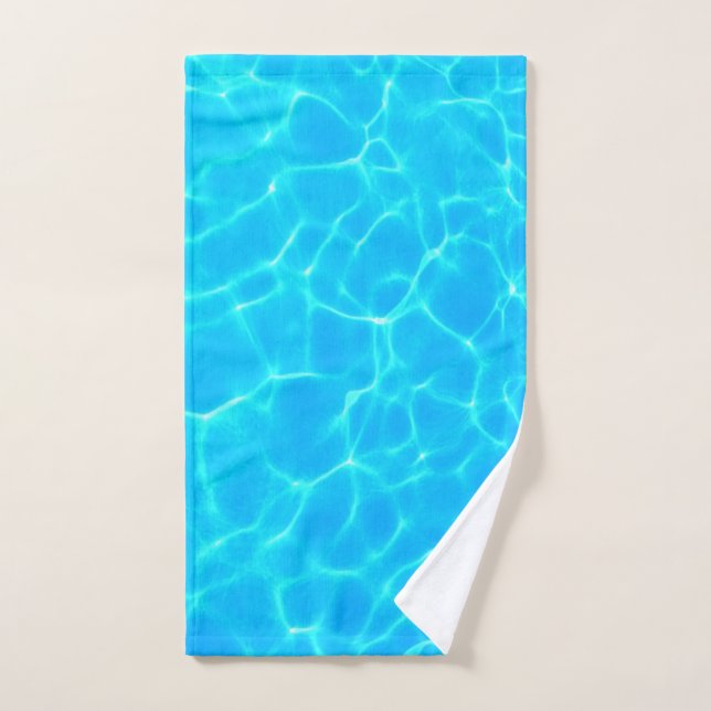 Réflexions sur l'eau de la piscine bleu chatoyante (Serviette à main)