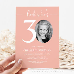 Regarde qui a 30 ans Invitation rose pour 30e an