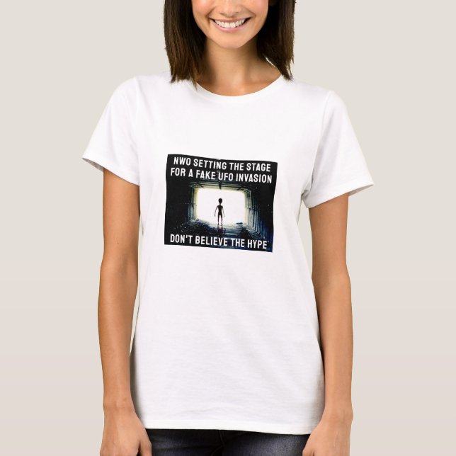 Réglage De L'Étape Alien (Lumière) T-Shirt (Devant)